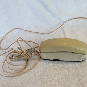 ***VINTAGE***Princess style phone cream color push button